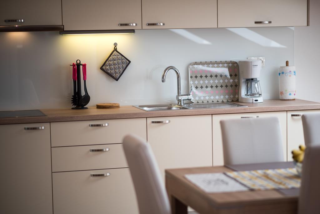Apartman Marinko Кърк Екстериор снимка