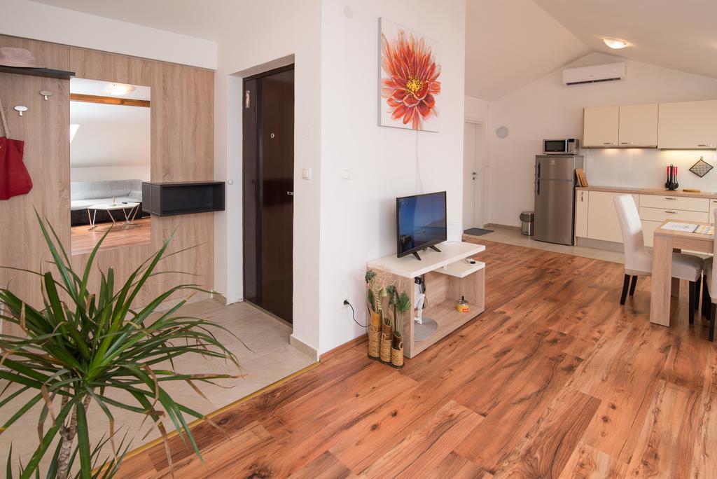 Apartman Marinko Кърк Екстериор снимка